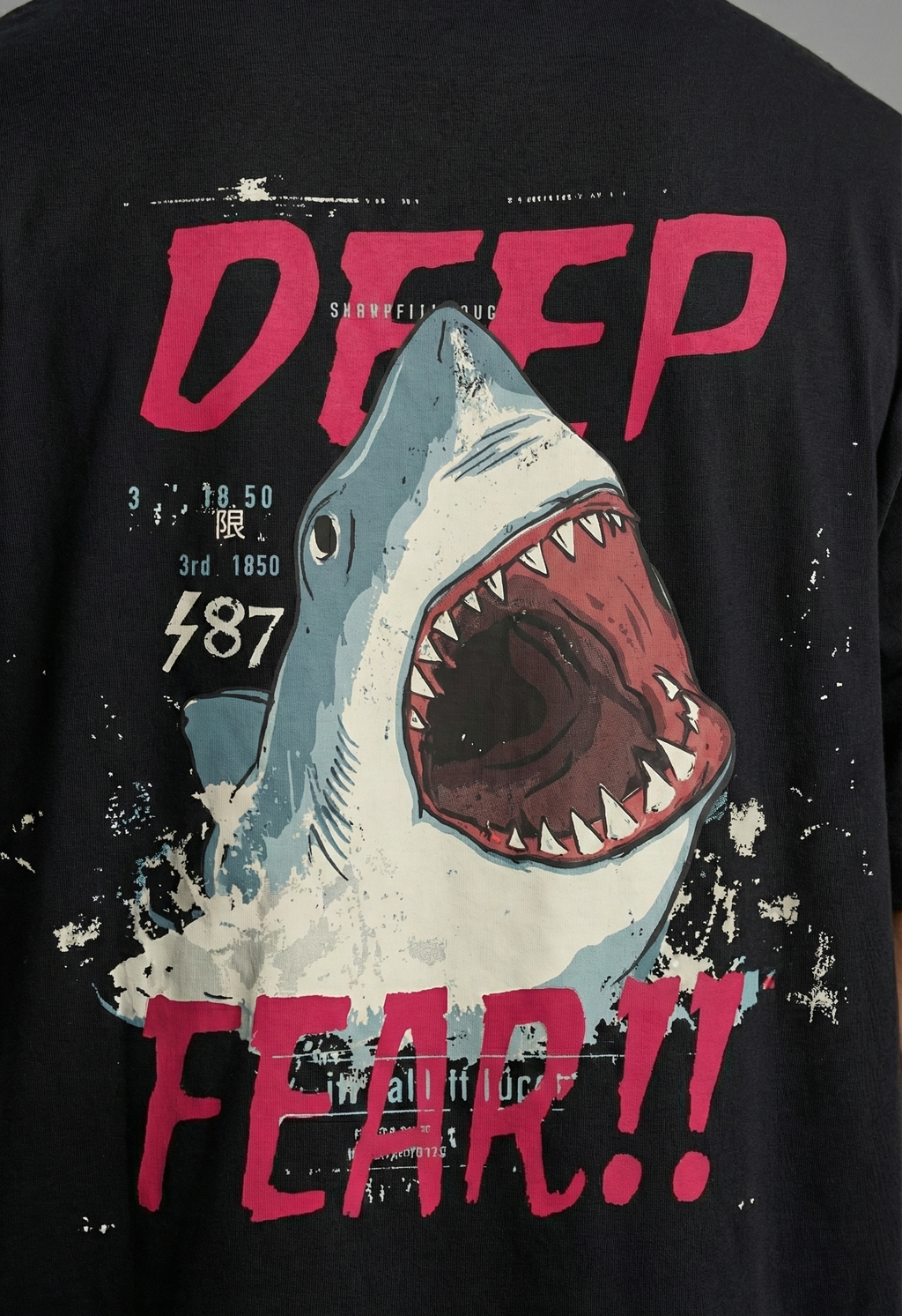 Deep Shark Fear: The Shark: Unisex Oversized Smockey Tee